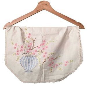 VTG Elegant Vintage Floral Embroidered Linen Table Runner, Dresser Scarf in OS
